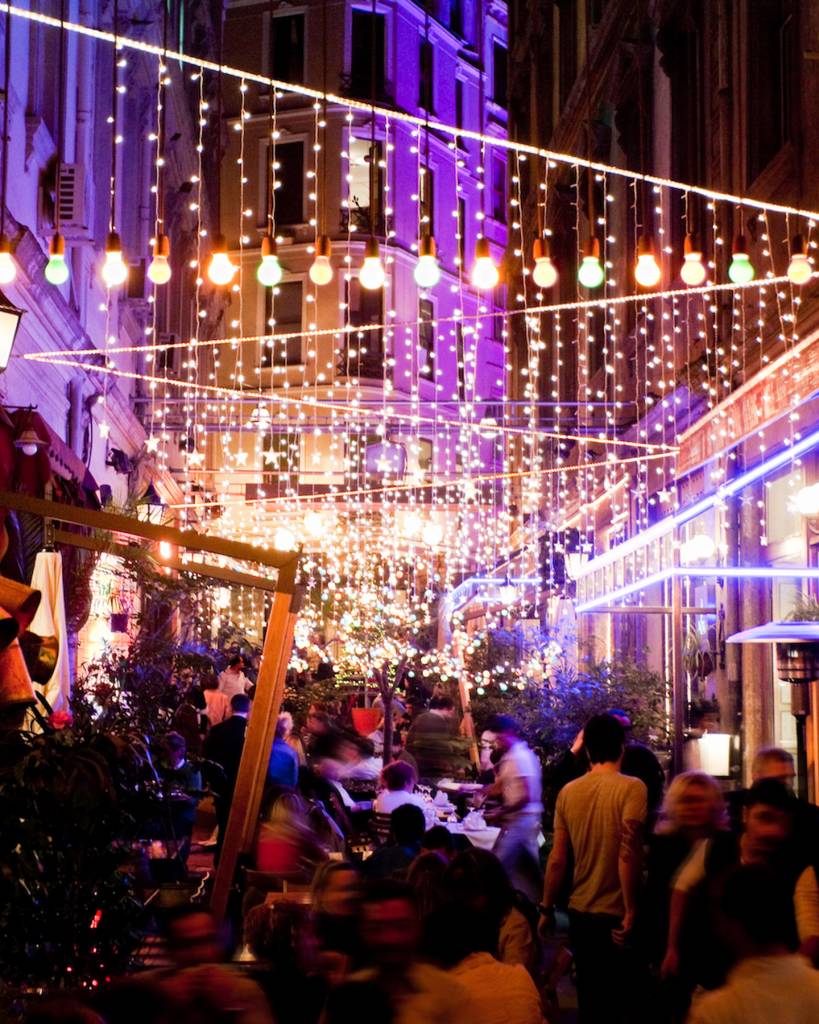 NIGHTLIFE IN ISTANBUL